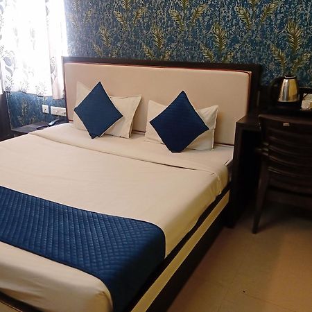 Hotel Janki International 3 Km From Kashi Vishwanath Temple Free Pickup From Railway Station Varanasi Exterior foto