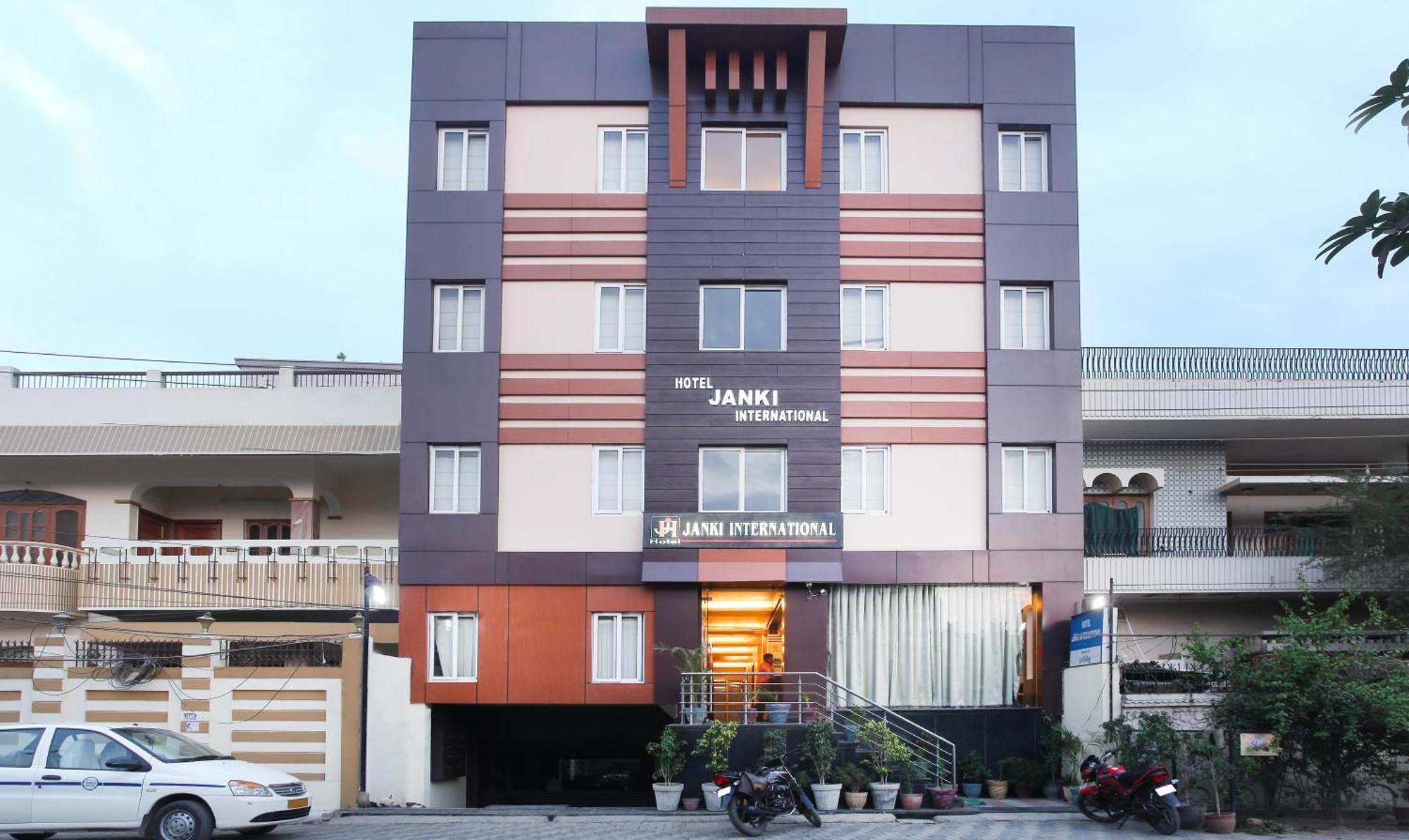 Hotel Janki International 3 Km From Kashi Vishwanath Temple Free Pickup From Railway Station Varanasi Exterior foto