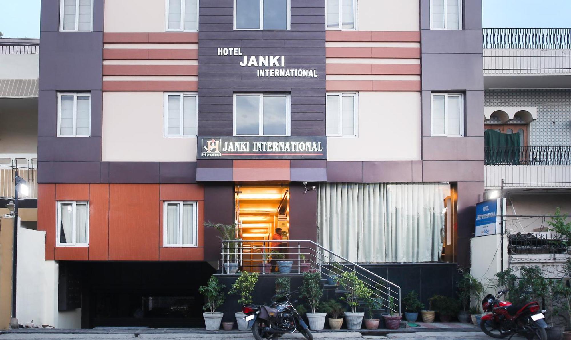 Hotel Janki International 3 Km From Kashi Vishwanath Temple Free Pickup From Railway Station Varanasi Exterior foto